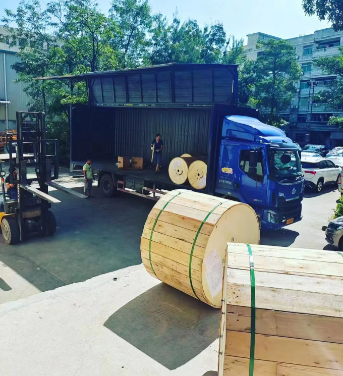 Fabriek voorraad Outdoor Double Armored GYTS53-96 Cores Glasvezel Kabel Dubbele Jacket G652D Dezelfde dag verzonden 14