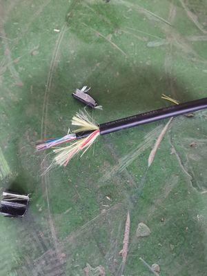 Luchtadss overspannen 300m Vezel Optische Kabel 8 12 48 96 de Kabel van de 144 Kern Optische Vezel