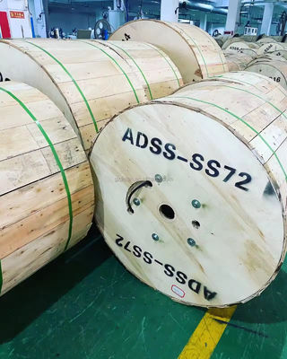 Aerial ADSS G652D G657A1 G657A2 144 Core Single Mode Outdoor Glasvezelkabels met Aramid Garn 100m 200m Span