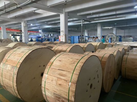 Uni - Losse Buis Al Diëlektrische Openluchtvezel Optische Kabel 8 Kern 4 Kern Miniadss 50M Span