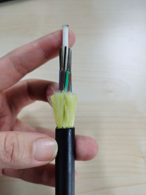 Lucht Enig Jasje Al Diëlektrische Zelfstandige ADSS-Spanwijdte 200m 12 24 de Optische Kabel van 48 Kernfibra